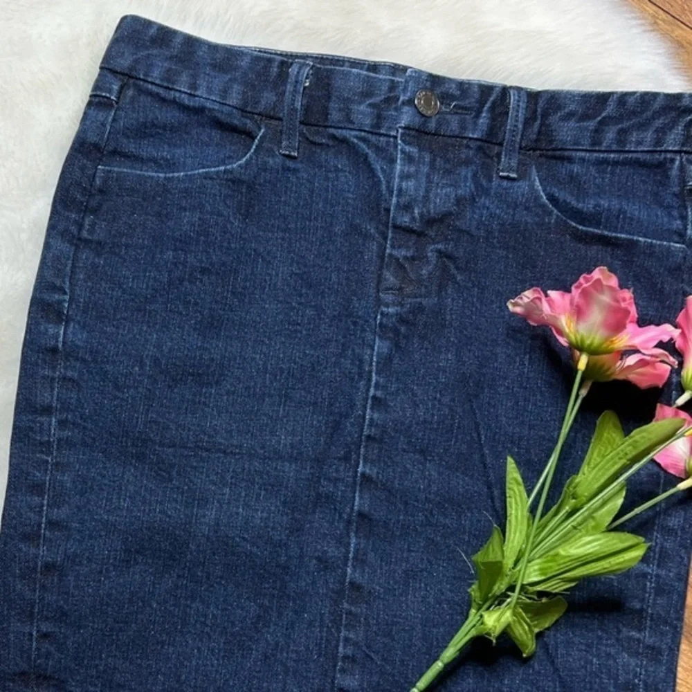 Gap dark wash denim pencil skirt B7-36